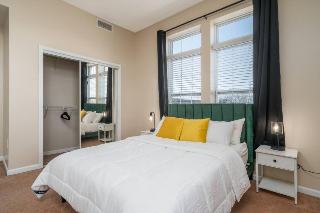 Downtown Indy Private Bedroom - Shared Indianapolis Exterior photo